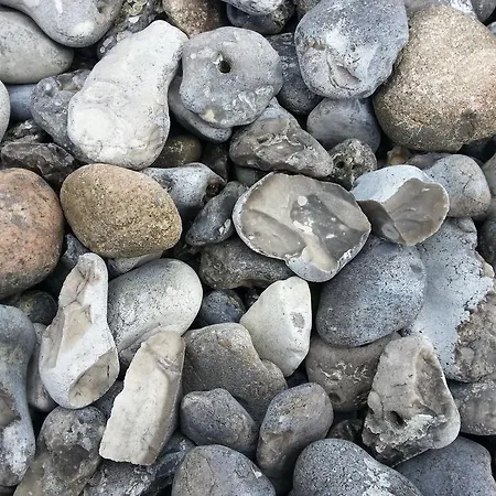 Ruegen Findling דירה *